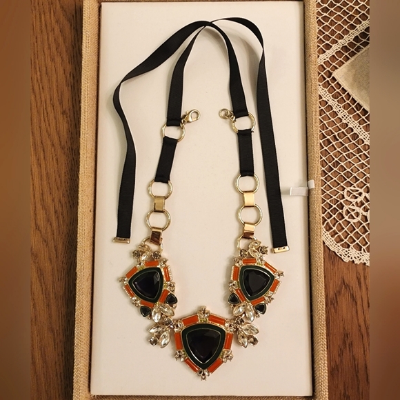 Banana Republic Statement Necklace - Picture 2 of 4